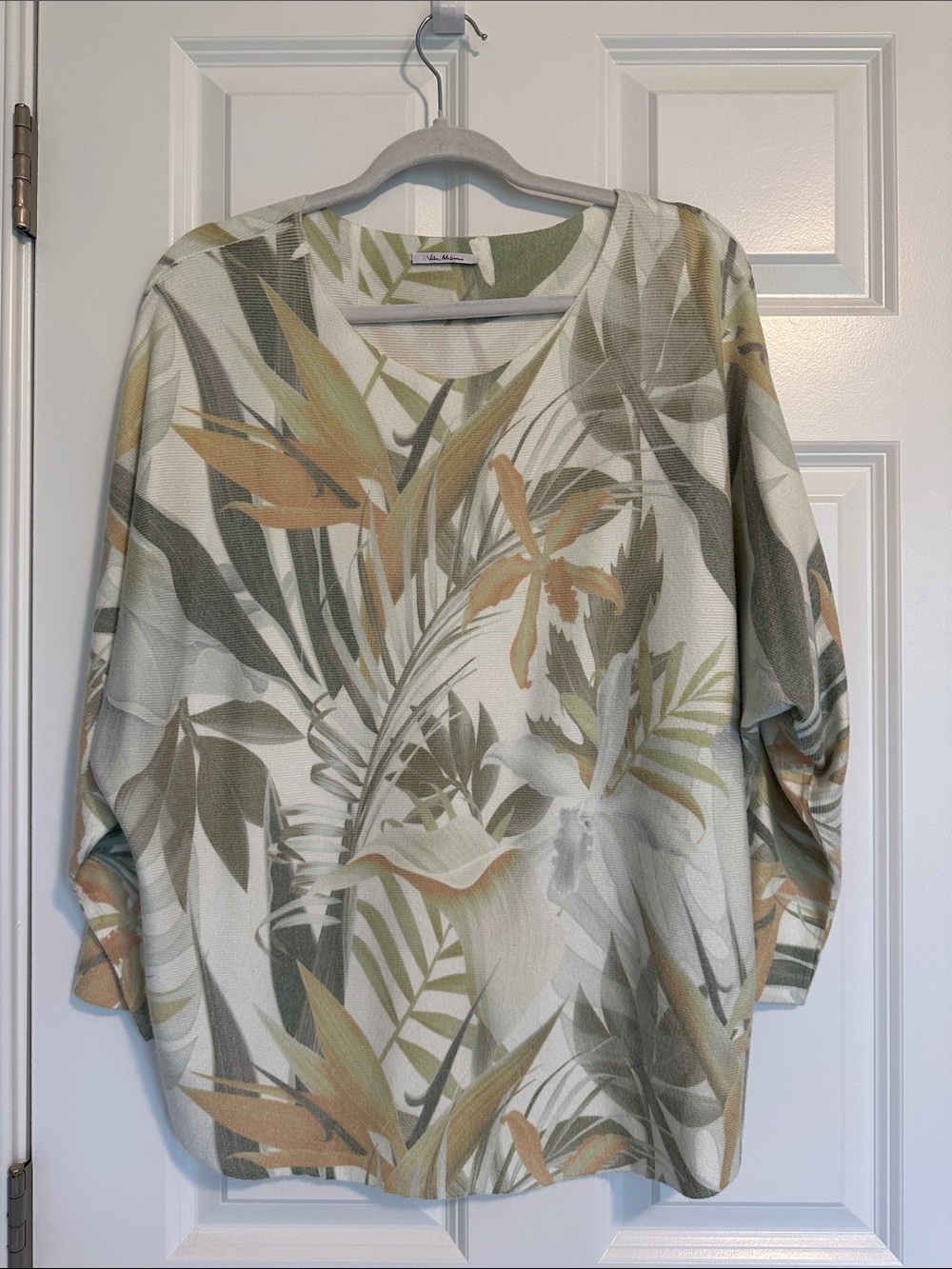 Milano Cream White Green and Tan Botanical Pullover